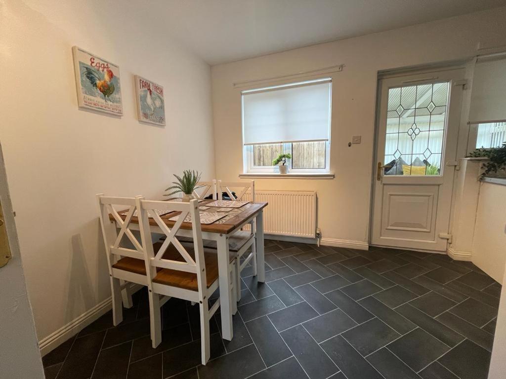 Ferguson House Villa Airdrie Kültér fotó