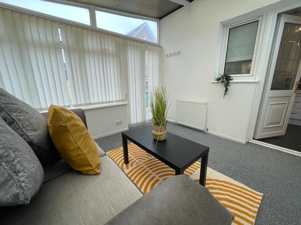 Ferguson House Villa Airdrie Kültér fotó