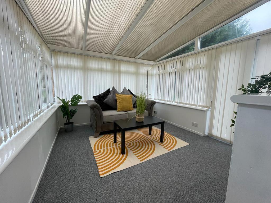Ferguson House Villa Airdrie Kültér fotó